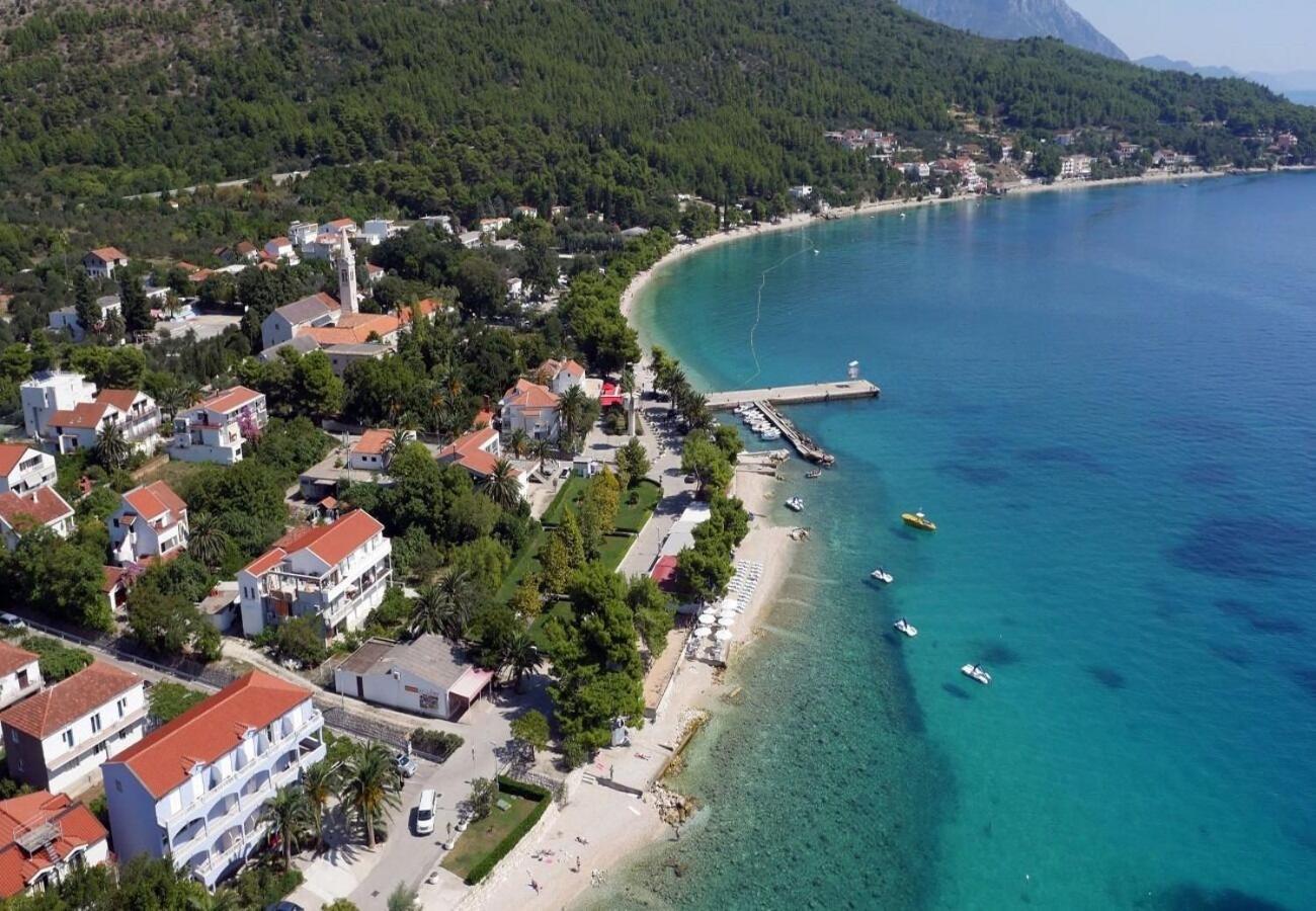 Apartments And Rooms Tomo 1 - At The Beach Zaostrog Exteriör bild